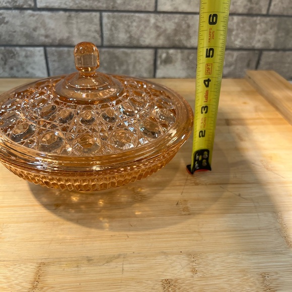 Vintage Peach Indiana Glass Bowl with Lid Windsor Pattern 7.5” x 5.25” - Picture 8 of 8